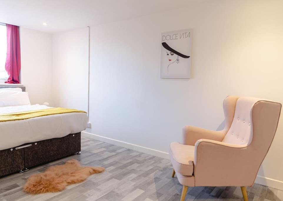 Appartement 2 Bed With Free Parking à Londres Extérieur photo