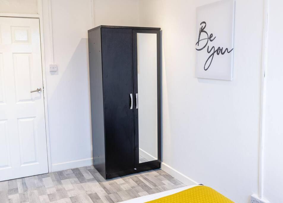 Appartement 2 Bed With Free Parking à Londres Extérieur photo