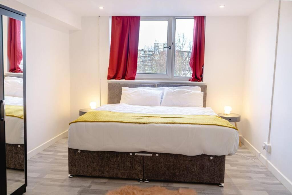 Appartement 2 Bed With Free Parking à Londres Extérieur photo