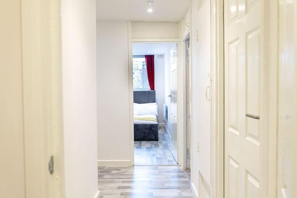 Appartement 2 Bed With Free Parking à Londres Extérieur photo